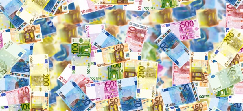 Les taux de crédit immobilier reculent encore … surtout pour les bons profils ! bills-496229_1920-840x385