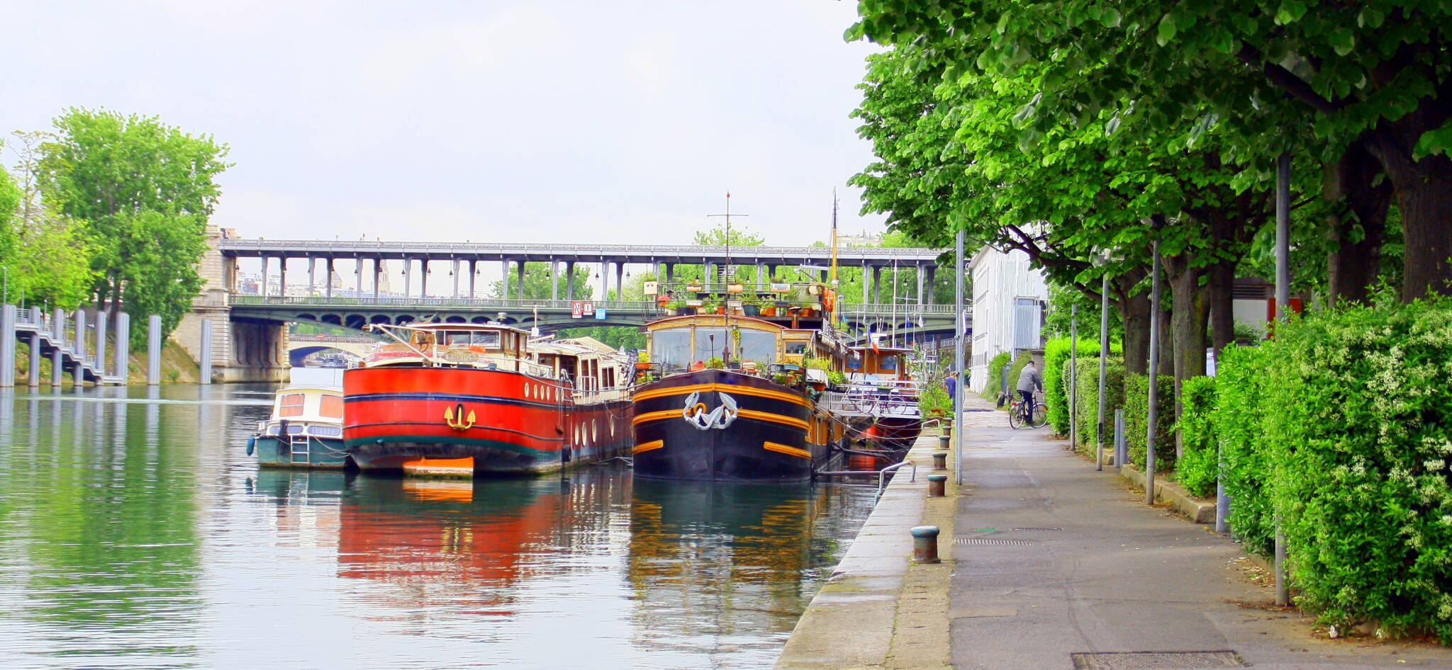 Dois-je payer la taxe foncière si j'habite une péniche ou une caravane ?
