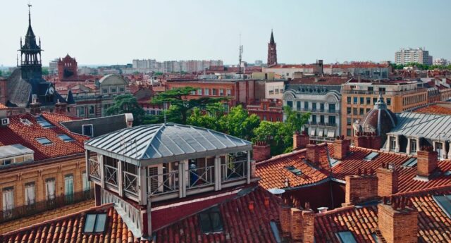 vue sur les toits à Toulouse