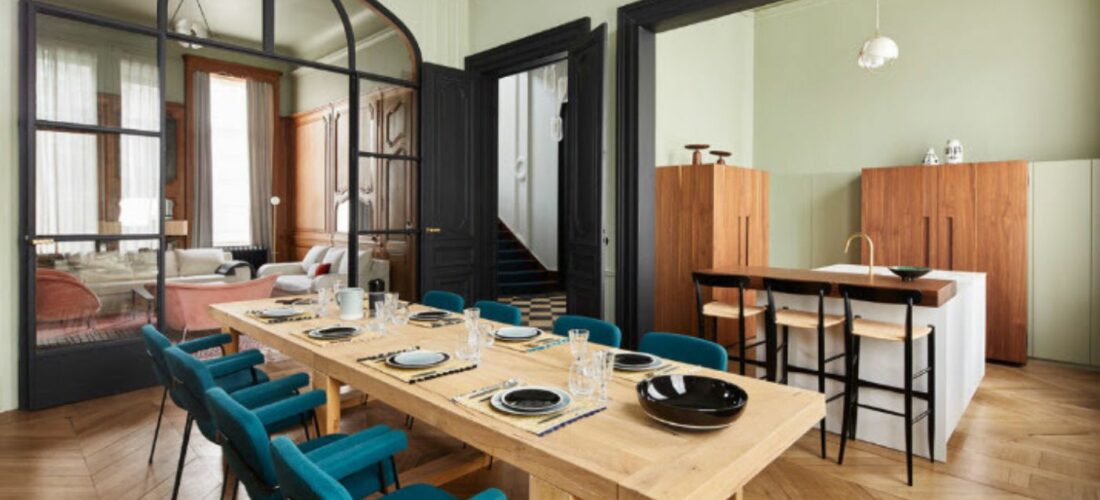 Le salon de l'hôtel particulier rénové par Maison Sarah Lavoine