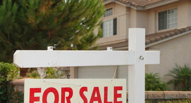 Les ventes de logements anciens ont reculé de plus de 20% en 1 an selon la Fédération Nationale des Agents immobiliers américains (NAR)