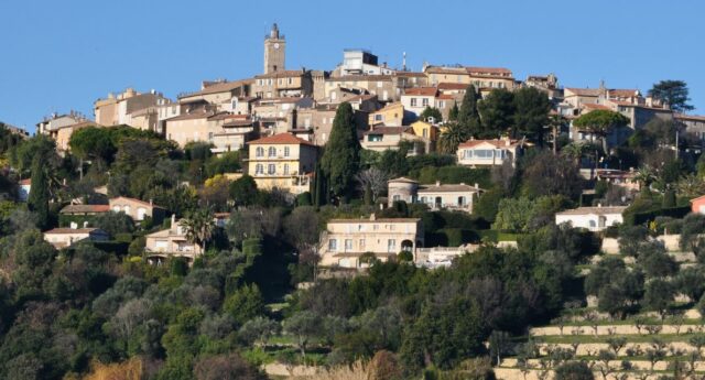 Le vieux village de Mougins (Côte d'Azur) où résida Picasso.