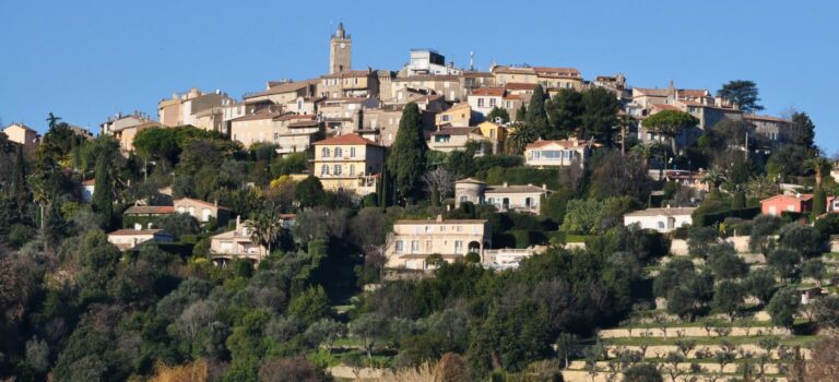 Le vieux village de Mougins (Côte d'Azur) où résida Picasso.