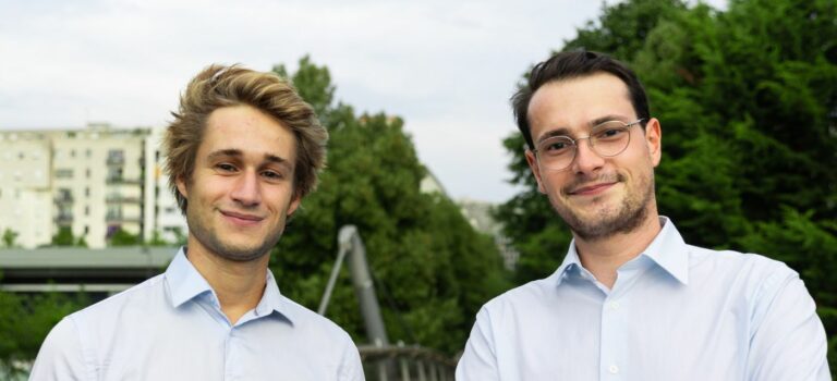 Portrait des fondateurs de la proptech Hestia,Adrien Peligny et Nino Spiegel