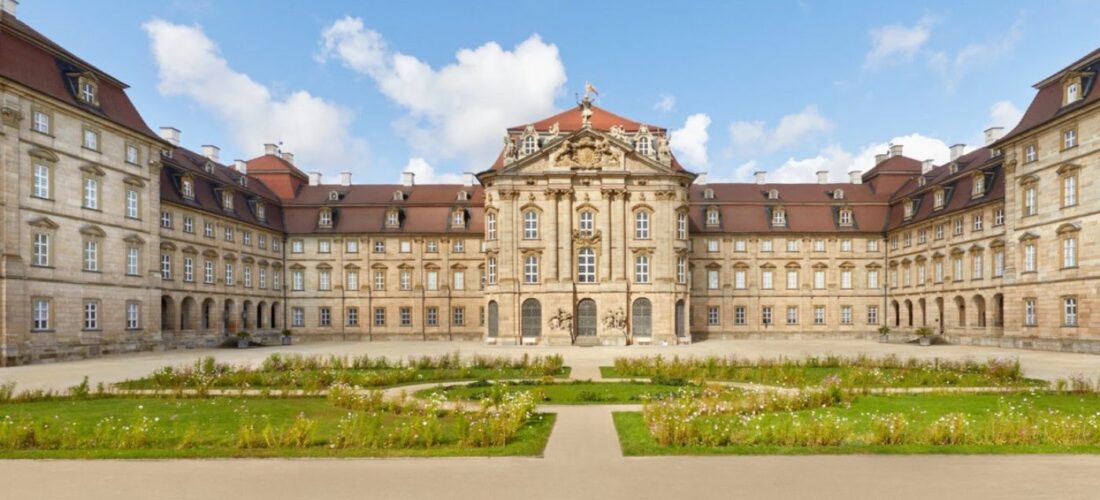 Le château de Weissenstein, somptueux palais du XVIIIe siècle où est tourné la dernière série Netflix « L’Impératrice »