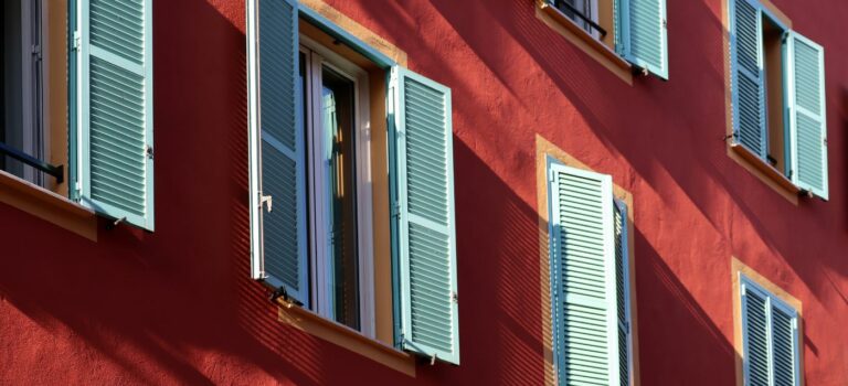 Façade d'une copropriété du sud de la France.