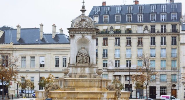 La place saint-Sulpice à Paris 6