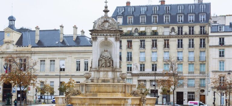 La place saint-Sulpice à Paris 6