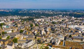 Vue aérienne de la ville de Saint Brieux en Bretagne