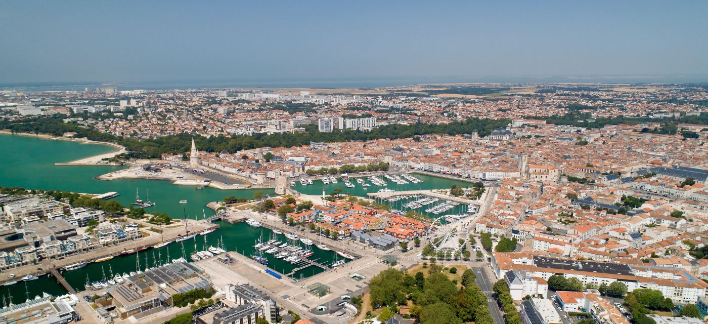 Vue aérienne du port et de la ville de La Rochelle