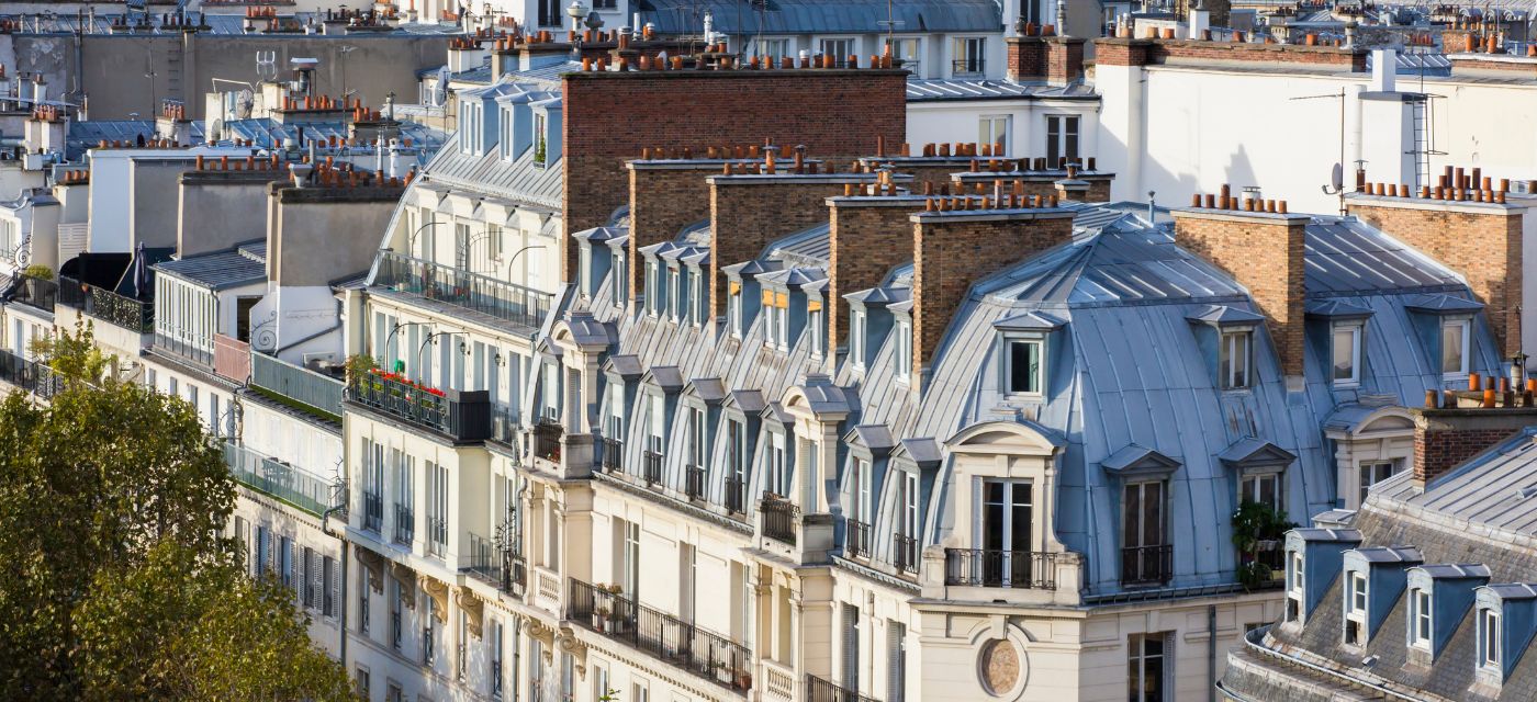 Toits d'immeubles à Paris