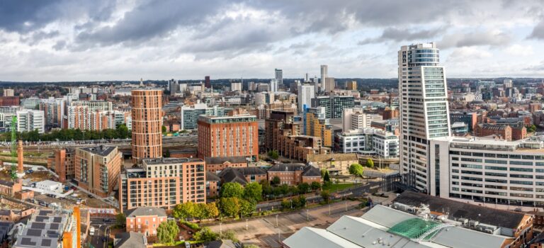 vue aerienne d'immeubles dans le Yorkshire au Royaume-Uni