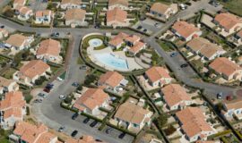 Vue aérienne lotissement de maisons à Brétignolles-Sur-Mer