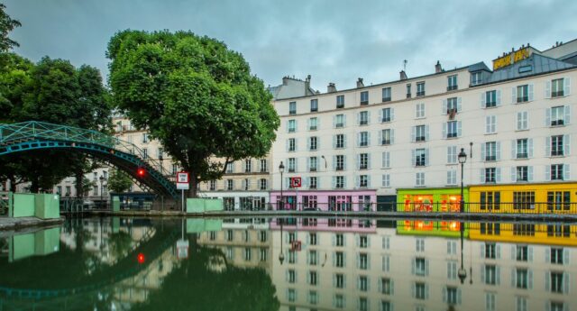 Immeubles quai de Valmy sur le Canal Saint-Martin à Paris 10e