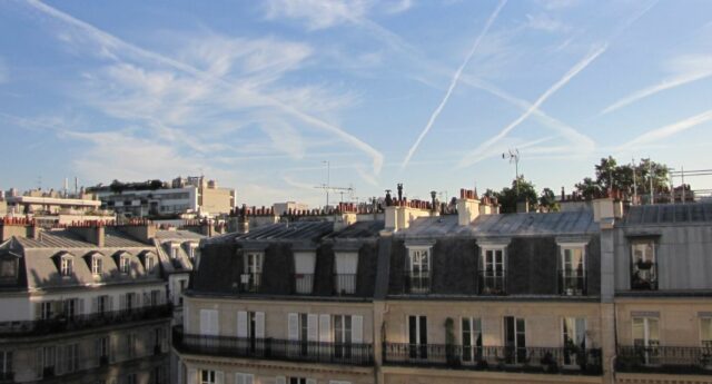 Des toits d'immeubles parisiens pour illustrer l'immobilier et la prospection