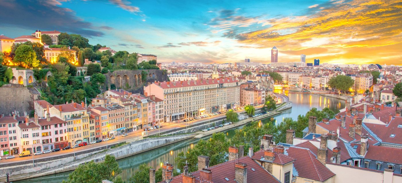 Vue aerienne du Rhone et de la ville de Lyon pour illustrer l'immobilier à Lyon