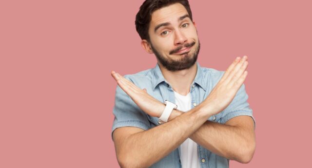 Homme qui renonce à un projet