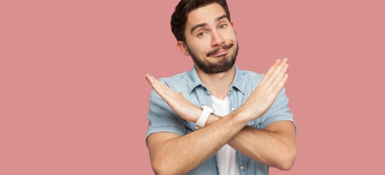 Homme qui renonce à un projet