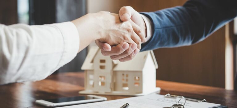 Signature d'un prêt immobilier