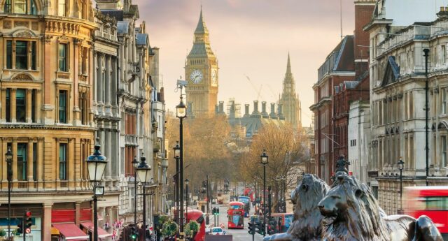 Vue de Trafalgar Square a Londres au Royaume Uni