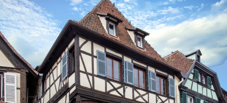 Maison alsacienne typique à colombage a Obernai dans le Grand Est