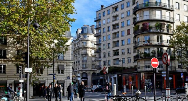 Vue du Boulevard Saint-Germain à Paris dans le 6eme arrondissement