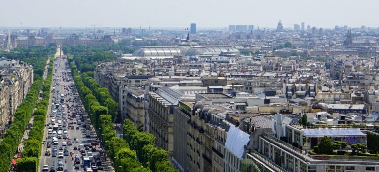 Les Champs-Elysées