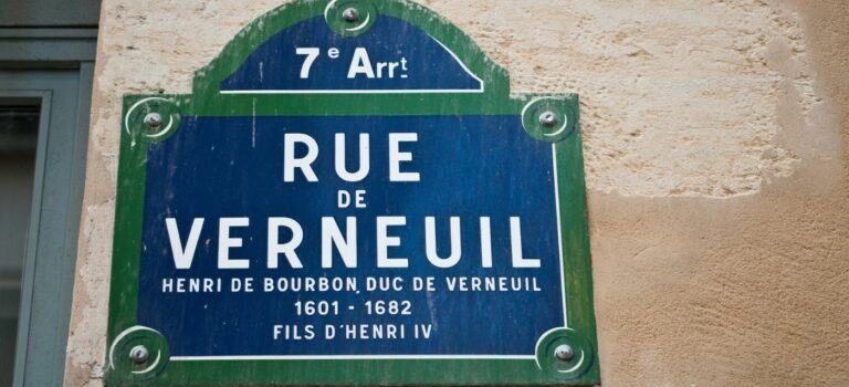 Plaque murale de la rue de Verneuil