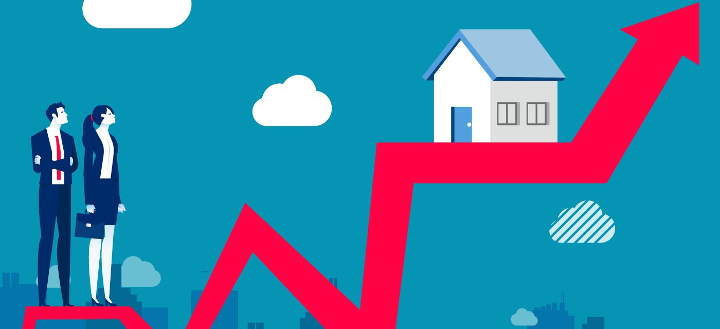 Couple devant une maison sur une courbe en hausse illustrant la hausse des taux de credit et la perte de pouvoir d'achat immobilier