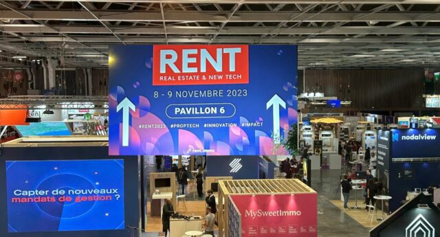 Vue d'ensemble des exposants du RENT avec logo RENT