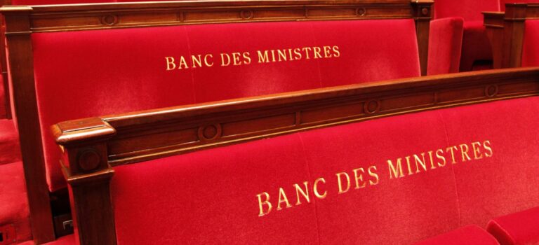 Banc des ministres a l'assemblee nationale