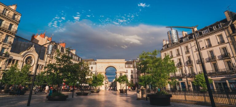 Vue de l'Arc de triomphe de Dijon