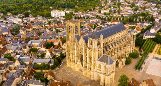 Vue de la ville de Bourges et de la Cathedrale