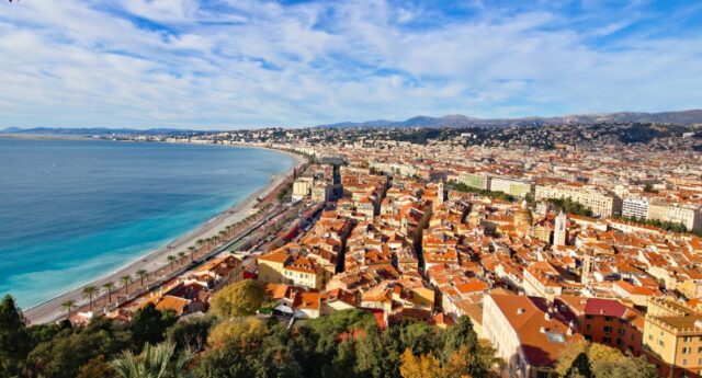 Vue panoramique du front de mer et de la promenade des anglais a Nice