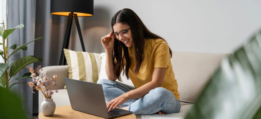 Etudiant recherchant un logement pour la rentrée universitaire 2026