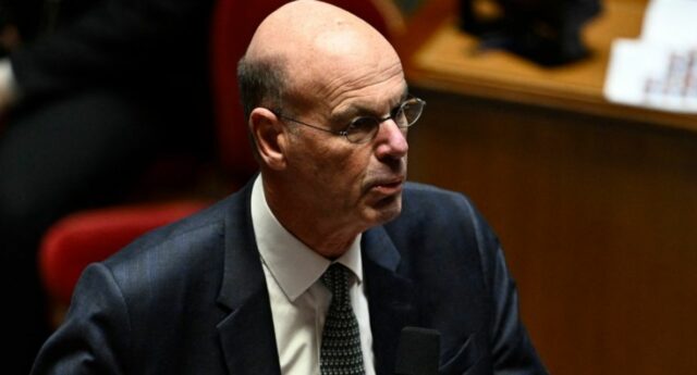 Le ministre de l'economie Eric Lombard a l'assemblee nationale