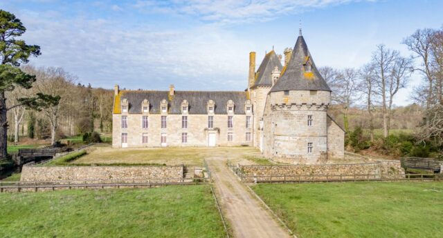 château inscrit MH et son parc boisé de plus de 8 ha