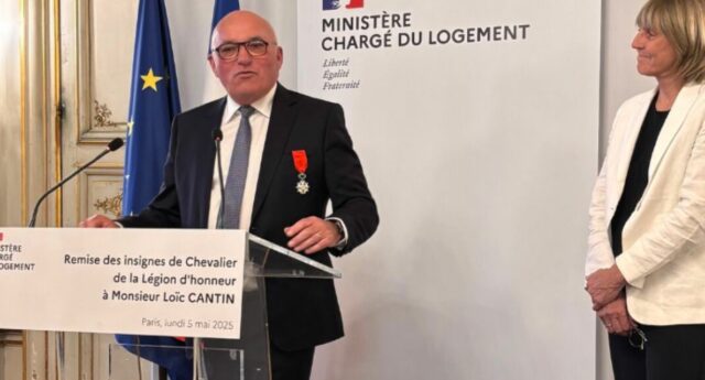 Ceremonie de remise des insignes de la legion d'honneur a loic Cantin par la ministre Valerie Letard
