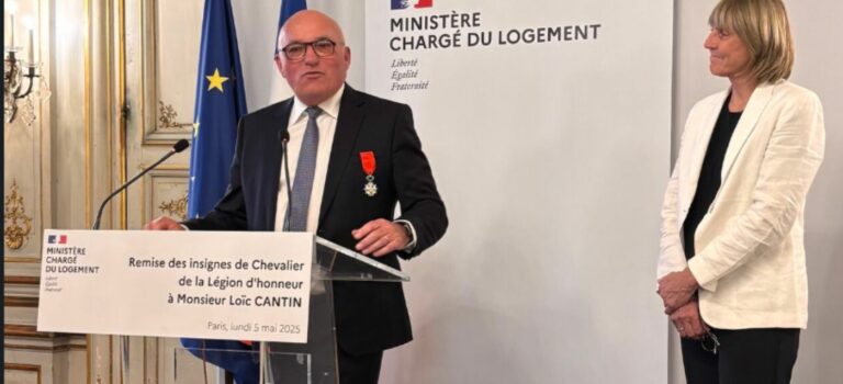 Ceremonie de remise des insignes de la legion d'honneur a loic Cantin par la ministre Valerie Letard