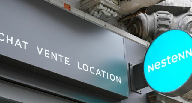 Facade d'une agence immobiliere Nestenn