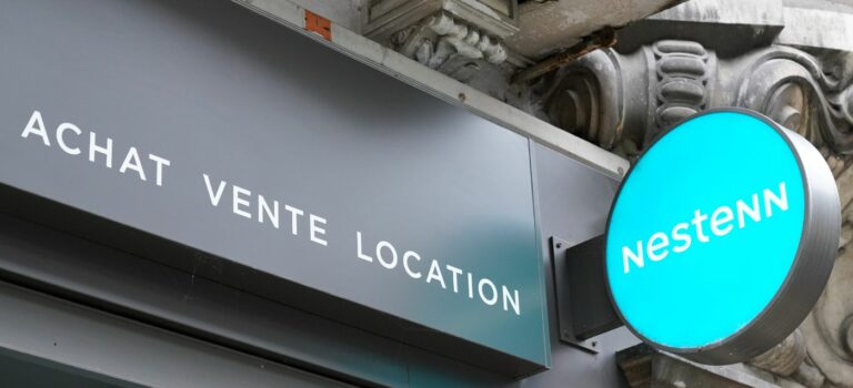 Facade d'une agence immobiliere Nestenn