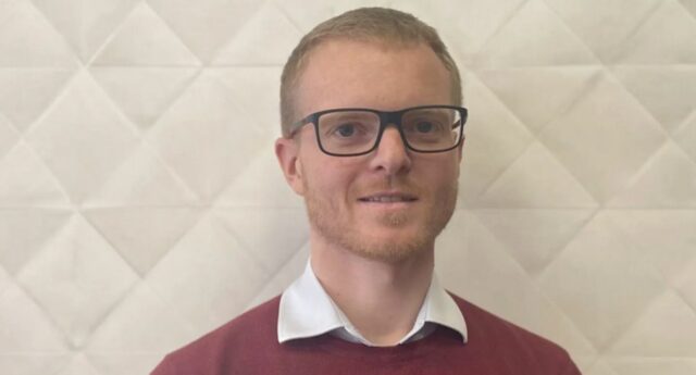 Portrait de Corentin Dorey directeur d'Univers Viager Manche et Calvados