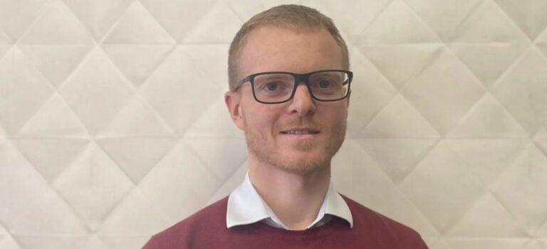 Portrait de Corentin Dorey directeur d'Univers Viager Manche et Calvados