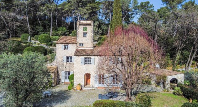 Propriete avec vue sur Saint-Paul de Vence