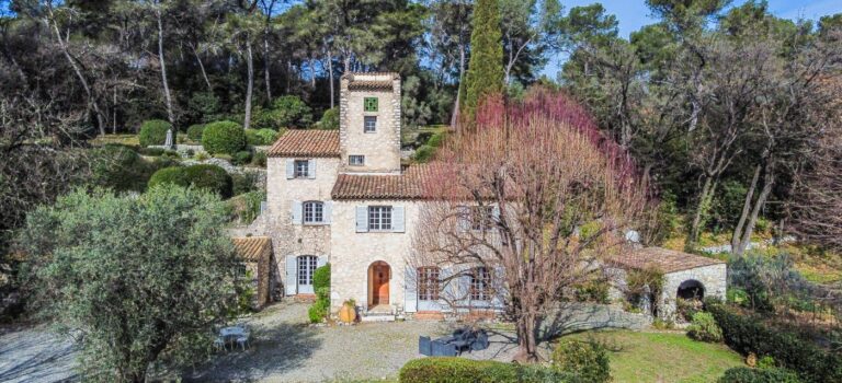 Propriete avec vue sur Saint-Paul de Vence