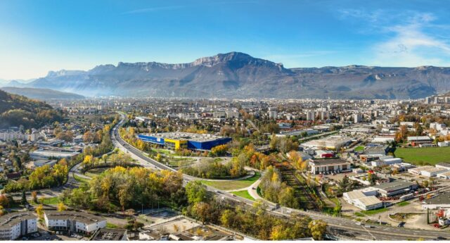 Vue panoramique de la ville de Grenoble soumise a l'encadrement des loyers