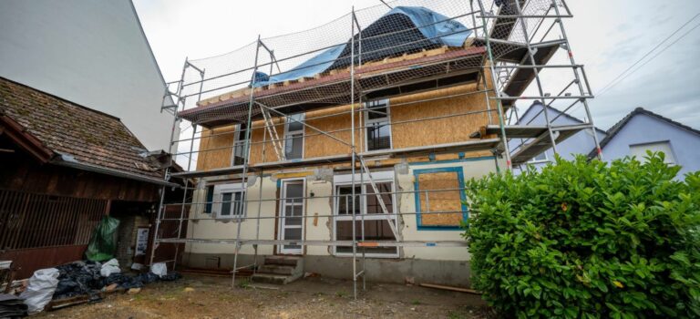 Acheter une passoire thermique et la renover : un investissement rentable dans la duree