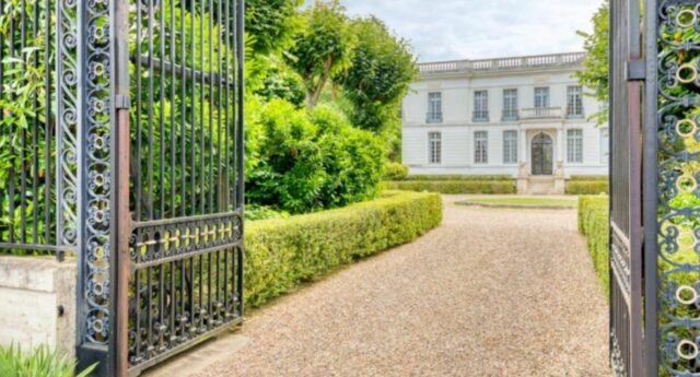 Vie de chateau, vie d’artiste : Selection de bens à vendre