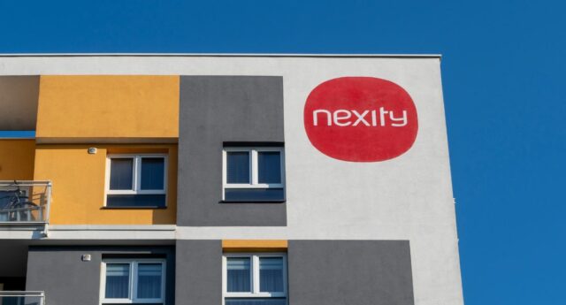 facade d'un immeuble neuf avec le logo nexity