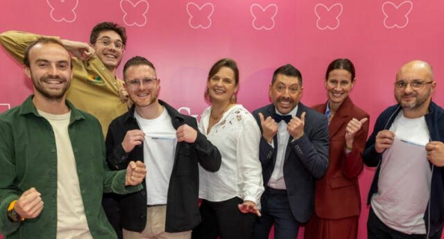 Photo des laureats des Sweet Awards 2025 devant le panneau MySweetimmo au salon RENT